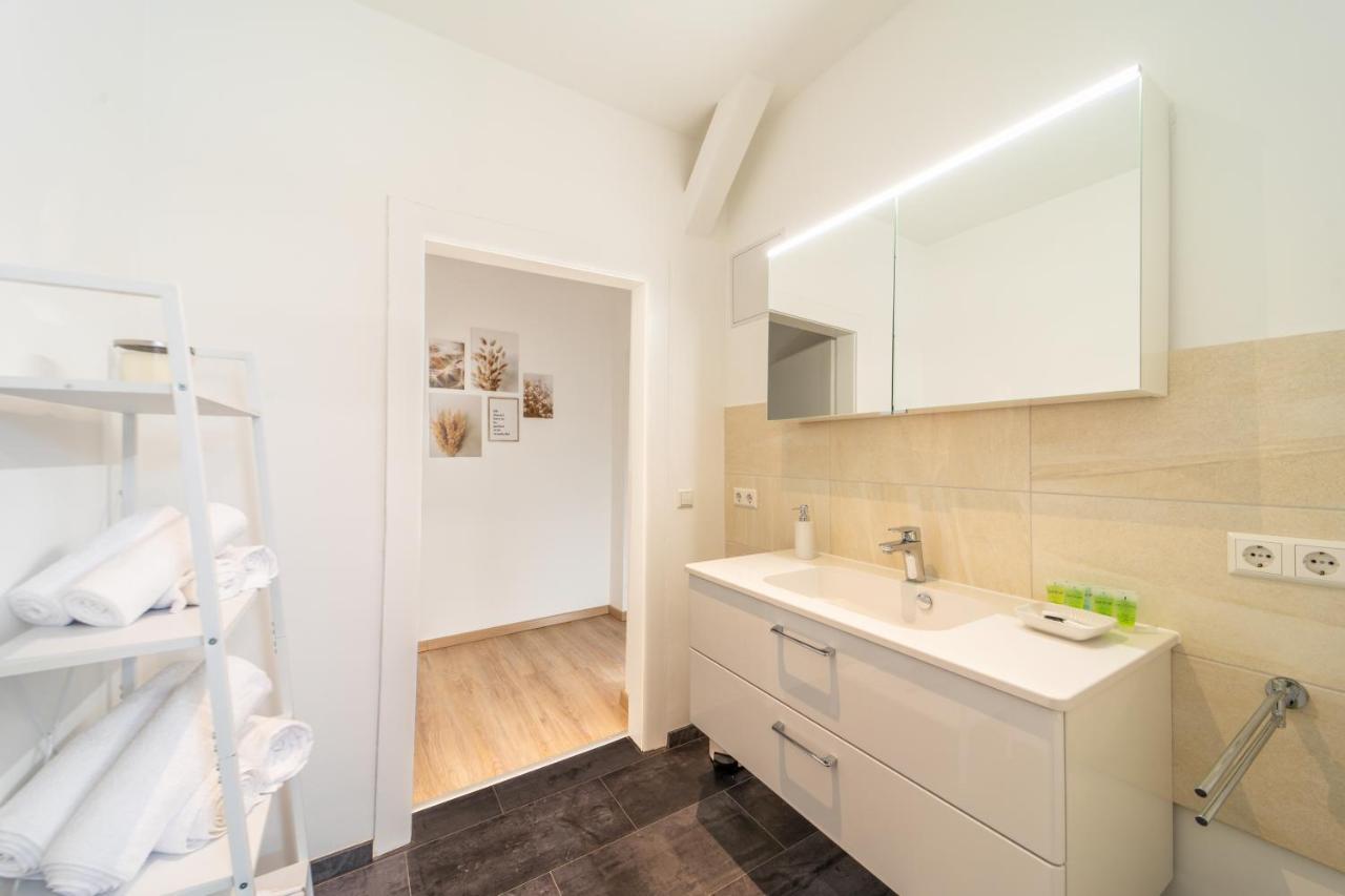 Grosse 3-Zimmer Wohnung - Zentral-Coburg - Kostenloser Parkplatz Esterno foto