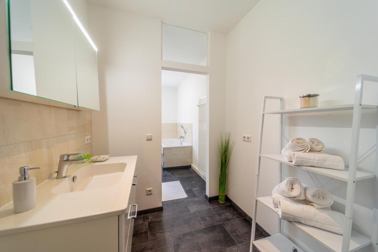 Grosse 3-Zimmer Wohnung - Zentral-Coburg - Kostenloser Parkplatz Esterno foto