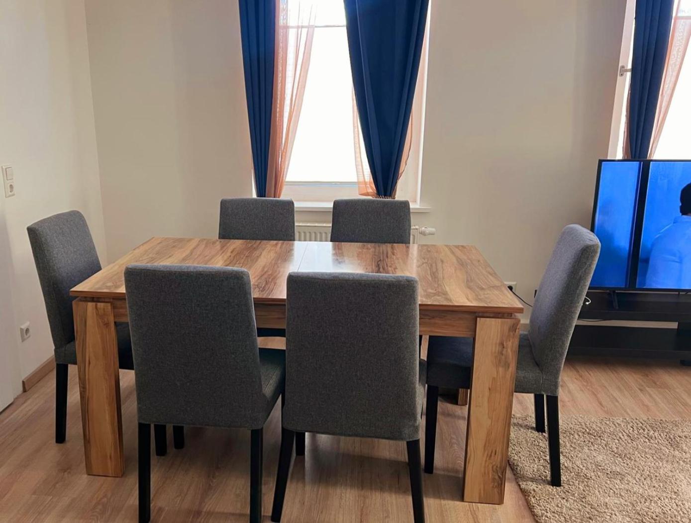 Grosse 3-Zimmer Wohnung - Zentral-Coburg - Kostenloser Parkplatz Esterno foto
